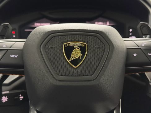 Used 2022 Lamborghini Urus AWD/4WD image 73