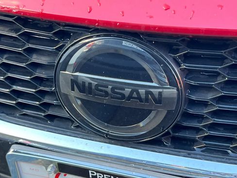 Used 2020 Nissan Versa SV image 10