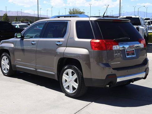 Used 2010 GMC Terrain SLT FWD image 4