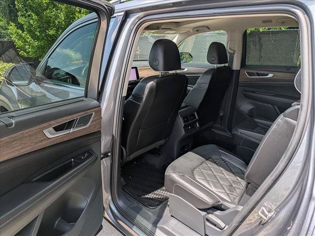 Certified 2025 Volkswagen Atlas SEL Premium R-Line AWD/4WD image 25
