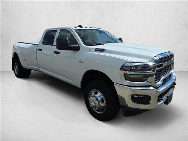 Used 2026 RAM 3500 Tradesman w/ Chrome Appearance Group A AWD/4WD image 3