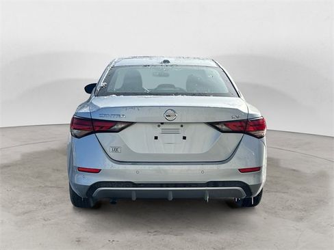 Used 2022 Nissan Sentra SV image 4