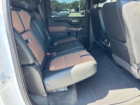 Used 2022 Chevrolet Silverado 2500 High Country w/ Z71 Off-Road Package AWD/4WD image 15