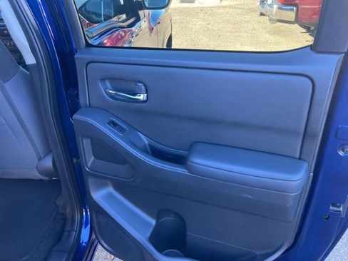 Used 2023 Nissan Frontier SV image 17
