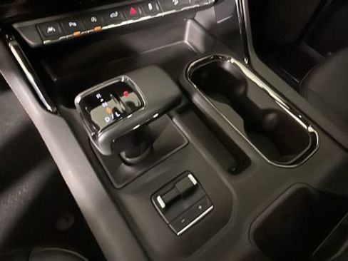 Used 2025 GMC Sierra 1500 AT4 w/ AT4 Premium Package AWD/4WD image 21