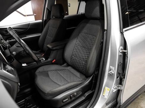 Used 2019 Chevrolet Equinox LT image 23
