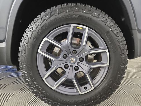 Used 2024 Rivian R1S Adventure image 10