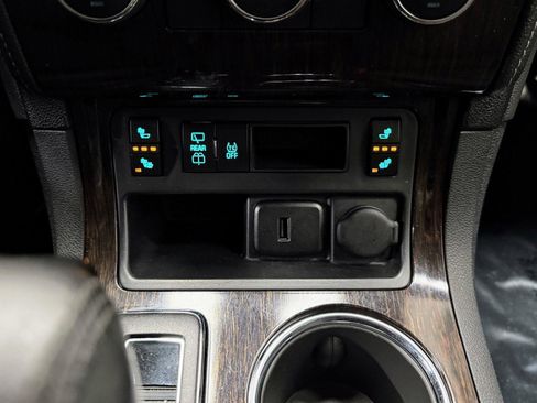 Used 2016 Chevrolet Traverse LT w/ Style and Technology Package image 23