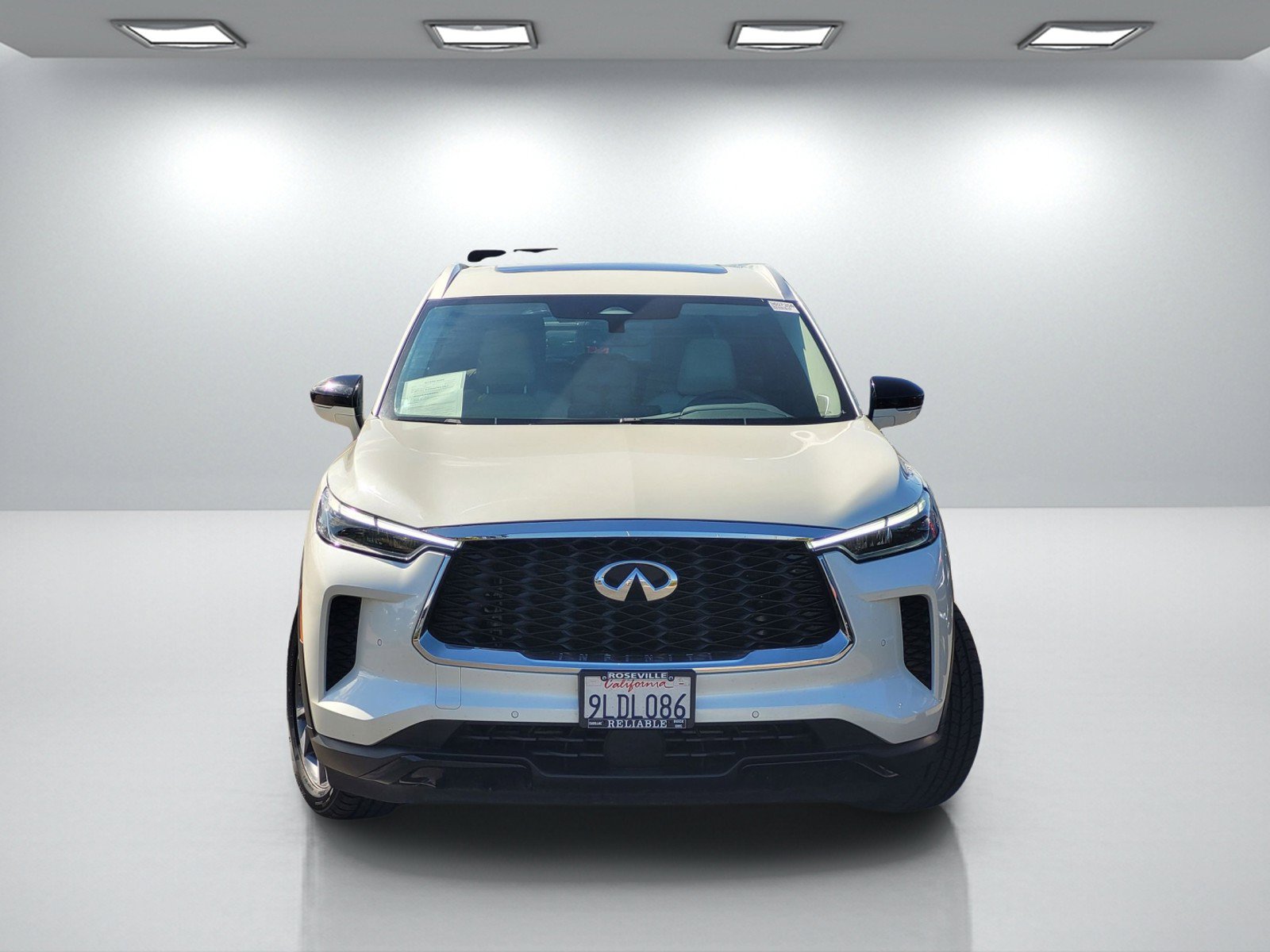 Used 2024 INFINITI QX60 Luxe w/ Performance Audio Package AWD/4WD image 2