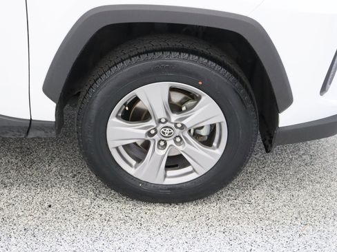 Used 2024 Toyota RAV4 XLE FWD image 5