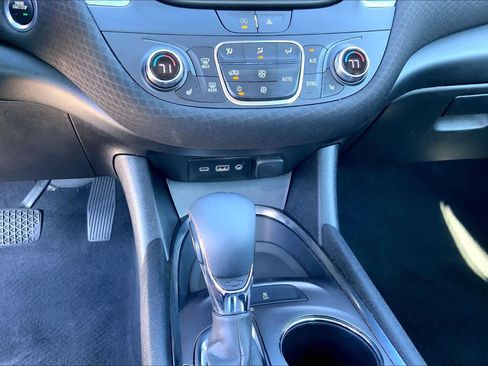 Used 2023 Chevrolet Malibu LT image 32