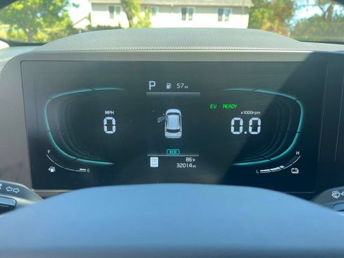 Used 2026 Kia Niro LX FWD image 38