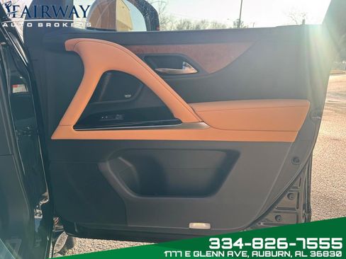 Used 2025 Lexus LX 600 4WD w/ Accessory Package (2T) image 33