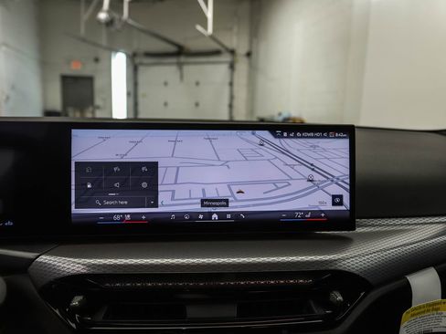 Used 2025 BMW 330i xDrive Sedan w/ Convenience Package image 14