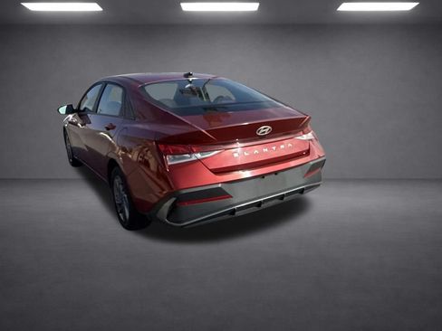 Used 2024 Hyundai Elantra SEL FWD image 22