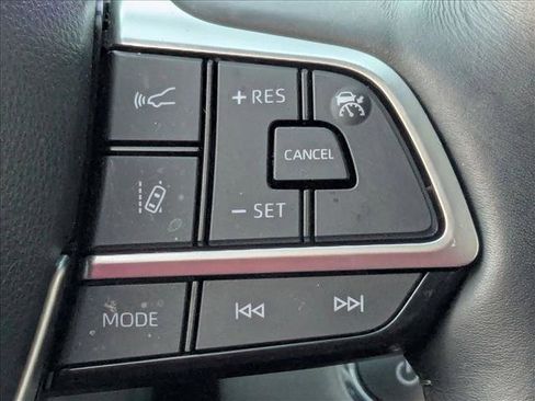 Used 2023 Toyota Highlander Platinum image 8