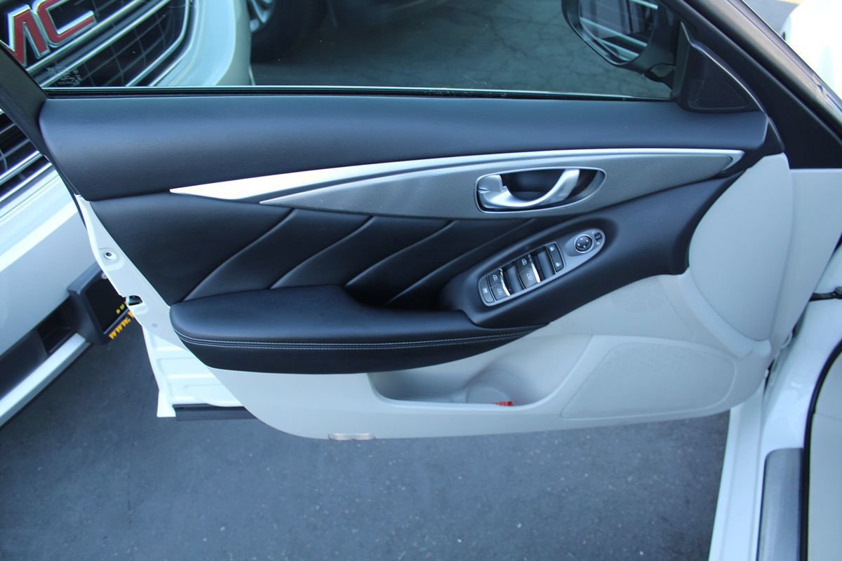 Used 2015 INFINITI Q50 Premium w/ Navigation Package RWD image 19