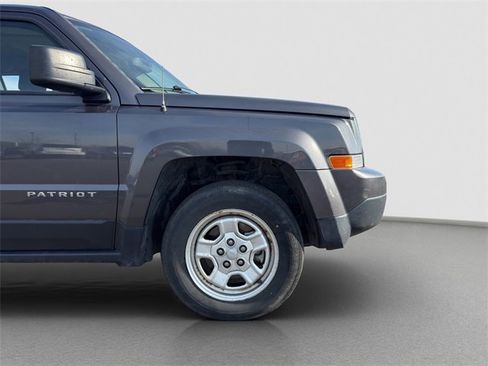 Used 2016 Jeep Patriot Sport w/ Power Value Group image 21