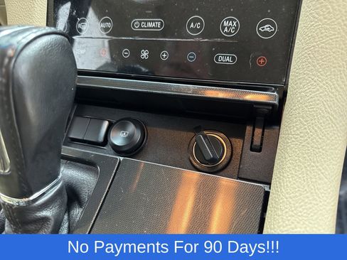 Used 2018 Ford Taurus Limited image 18