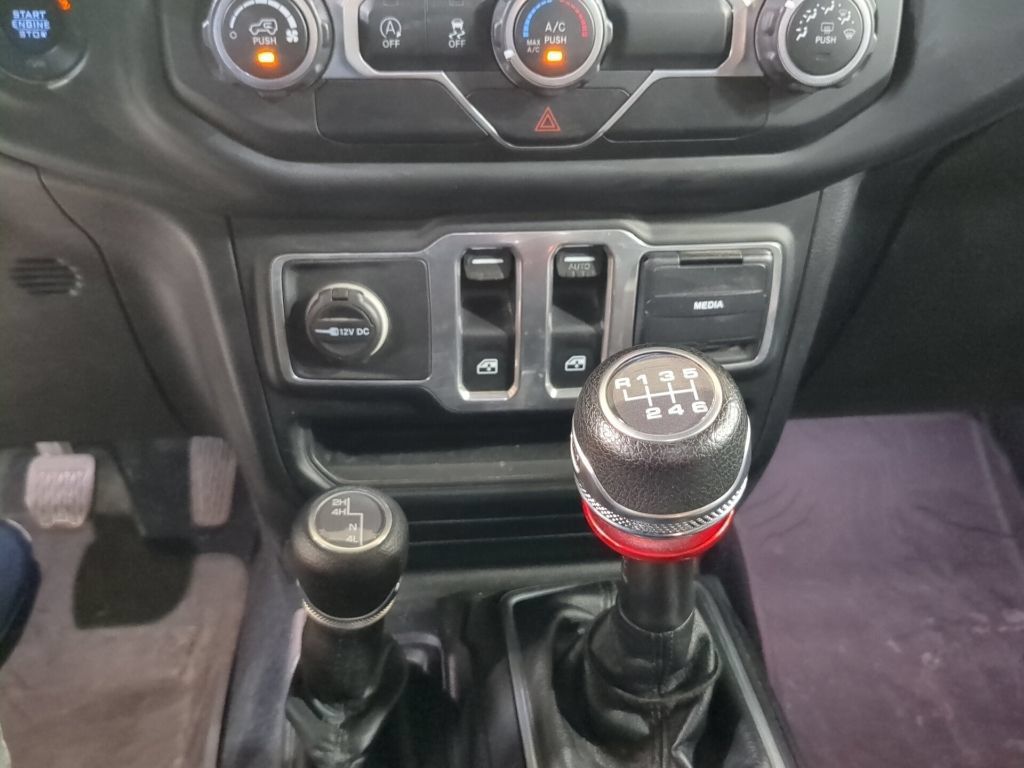 Used 2018 Jeep Wrangler Sport AWD/4WD image 16