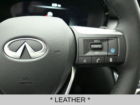 Certified 2025 INFINITI QX60 Luxe image 12