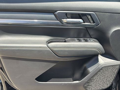 Certified 2025 GMC Terrain Elevation AWD/4WD image 14