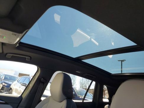 New 2026 Volkswagen Tiguan SE R-Line FWD image 19