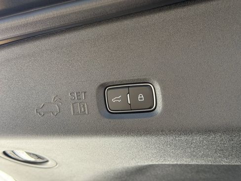 New 2026 Ford Expedition Active RWD image 9
