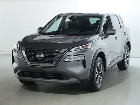 Used 2023 Nissan Rogue SV image 4