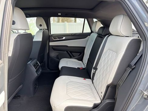 New 2026 Volkswagen Atlas Cross Sport SEL Premium R-Line AWD/4WD image 32