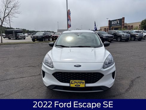 Used 2022 Ford Escape SE w/ Convenience Package AWD/4WD image 4