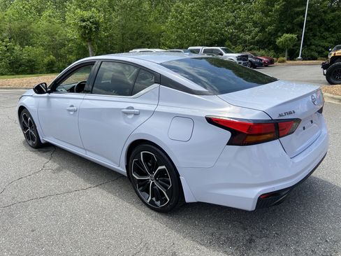 Used 2024 Nissan Altima 2.5 SR FWD image 6