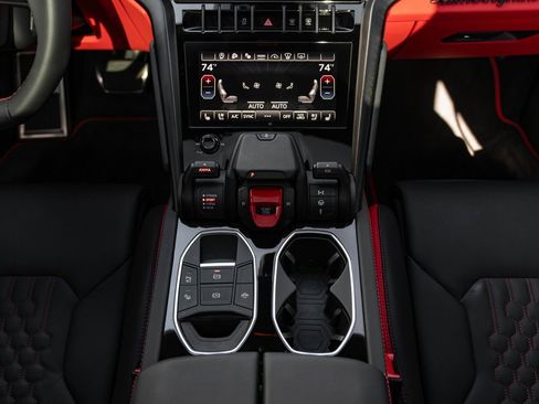 Used 2024 Lamborghini Urus S image 27