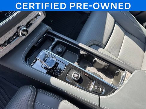 Certified 2024 Volvo XC90 T8 Ultimate w/ Protection Package Premier AWD/4WD image 13