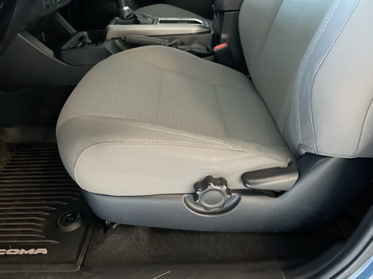 Certified 2019 Toyota Tacoma SR5 AWD/4WD image 12