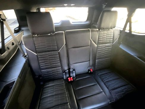 Certified 2025 Cadillac Escalade ESV V image 26