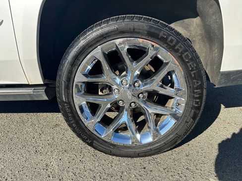 Used 2018 Cadillac Escalade ESV Platinum AWD/4WD image 20