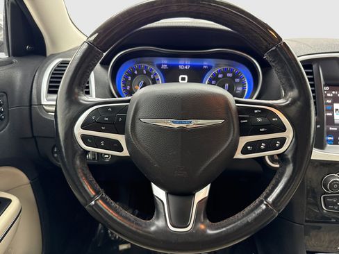 Used 2018 Chrysler 300 Limited w/ Safetytec Plus Group RWD image 19