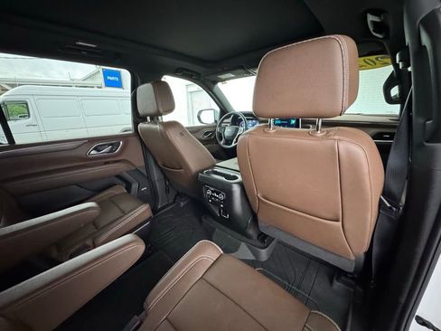 Used 2024 Chevrolet Suburban High Country w/ Max Trailering Package RWD image 29