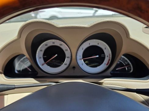 Used 2012 Mercedes-Benz SL 550 image 32