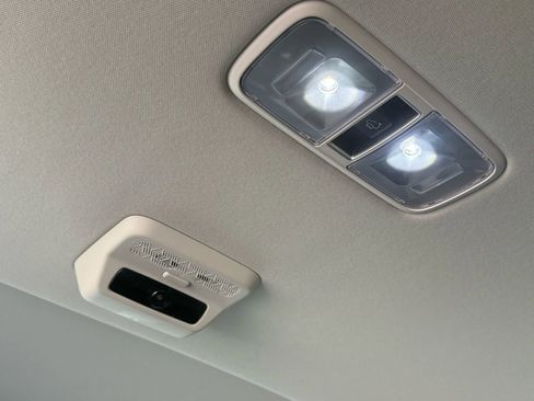 Used 2025 Kia Carnival SX Prestige image 37