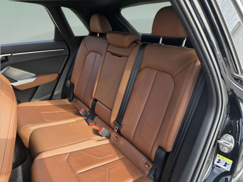 Used 2020 Audi Q3 2.0T Premium Plus image 18