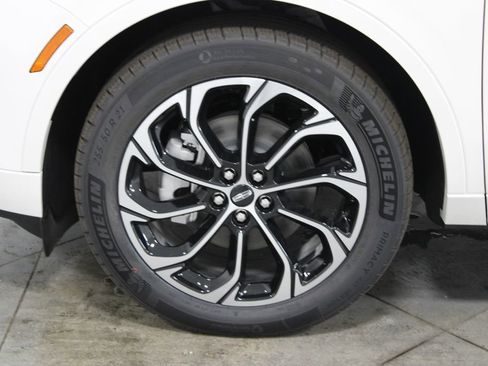 New 2026 Lincoln Nautilus Reserve image 17