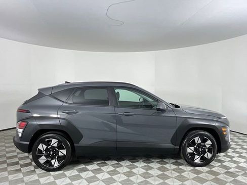 Used 2025 Hyundai Kona SEL FWD image 4