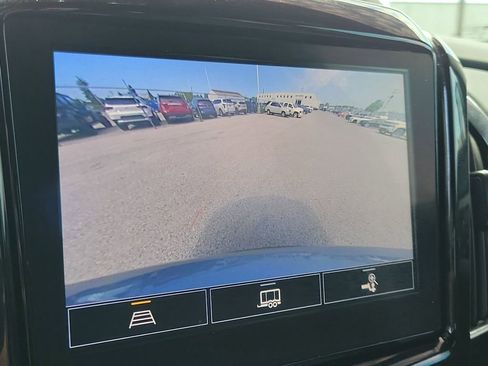 Used 2023 Chevrolet Traverse LT FWD image 27