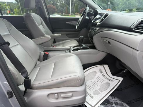 Used 2017 Honda Pilot EX-L image 19