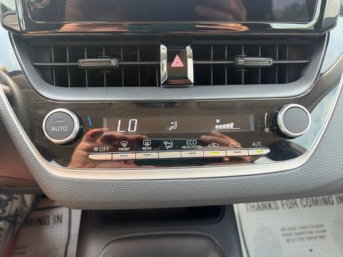 Used 2025 Toyota Corolla LE FWD image 18