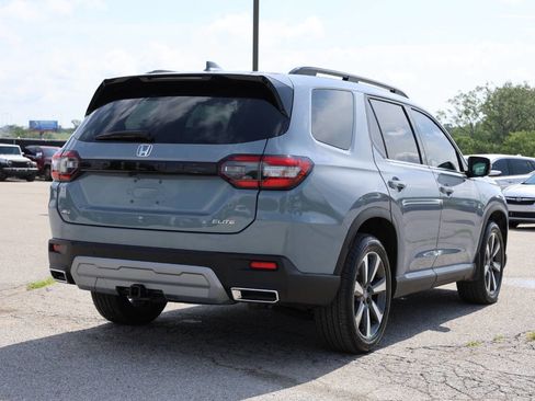Used 2025 Honda Pilot Elite image 9