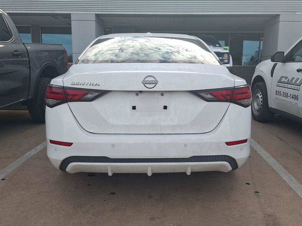 Used 2025 Nissan Sentra SV FWD image 9