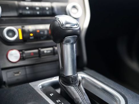 Used 2022 Ford Mustang Coupe w/ Black Accent Package RWD image 33